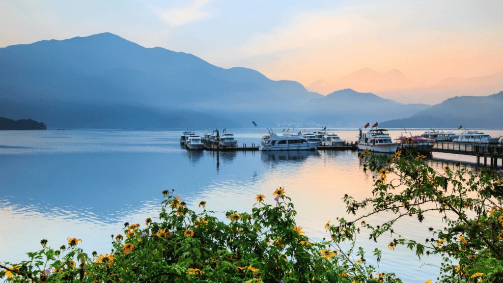 A view on Sun Moon Lake.